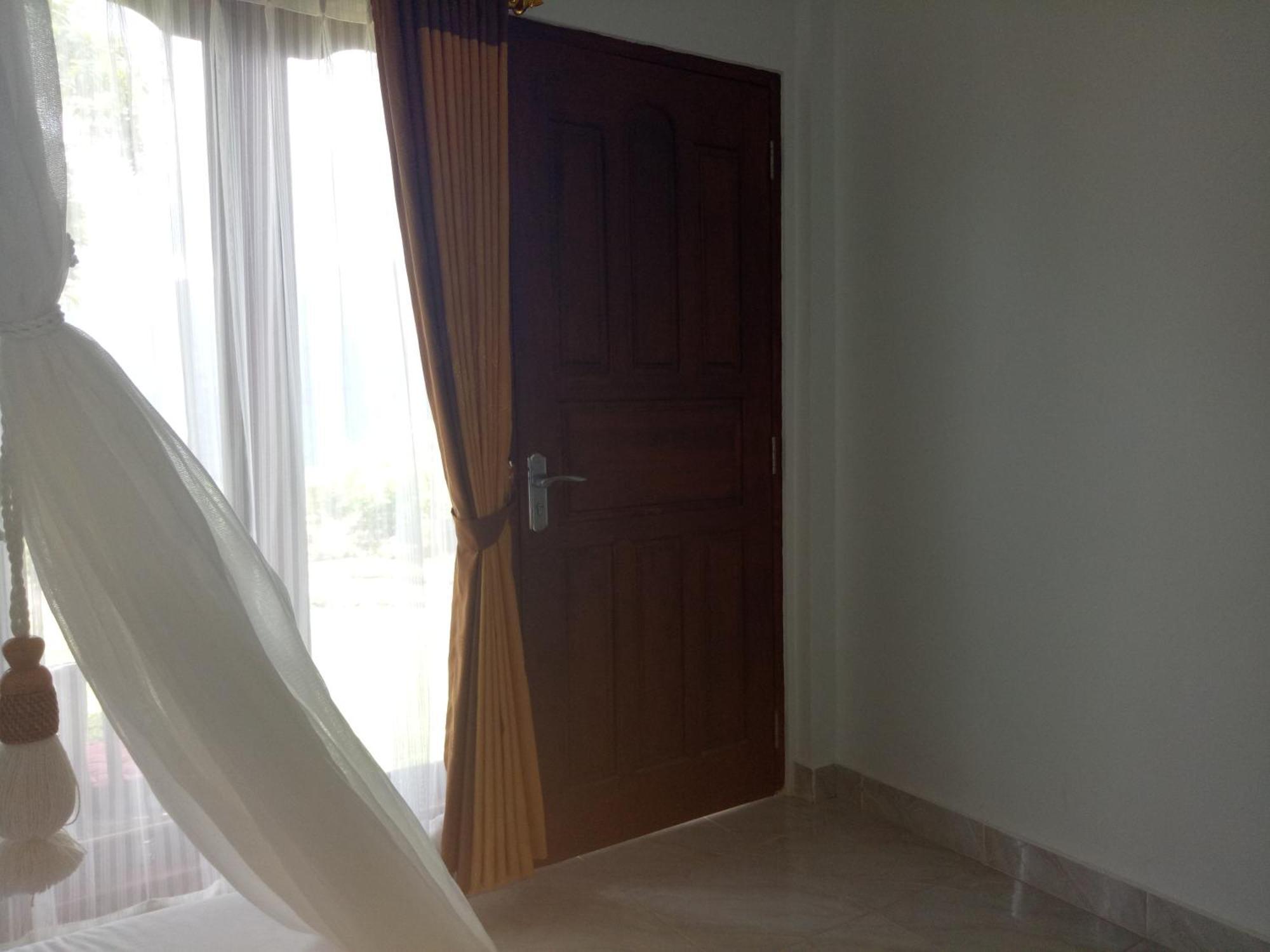 Aris Homestay And Warung Made Мундук Экстерьер фото