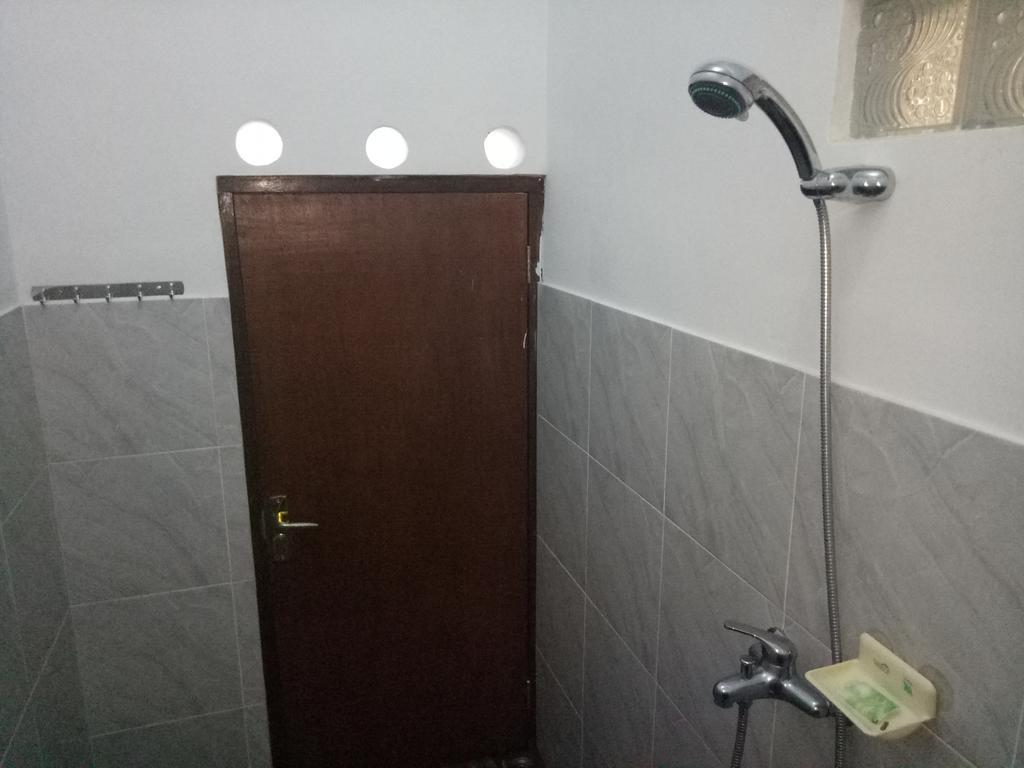 Aris Homestay And Warung Made Мундук Экстерьер фото
