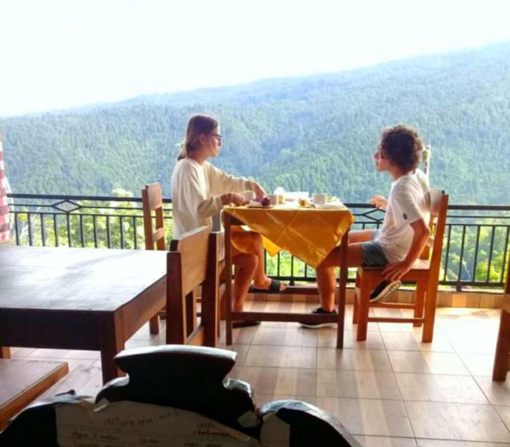 Aris Homestay And Warung Made Мундук Экстерьер фото